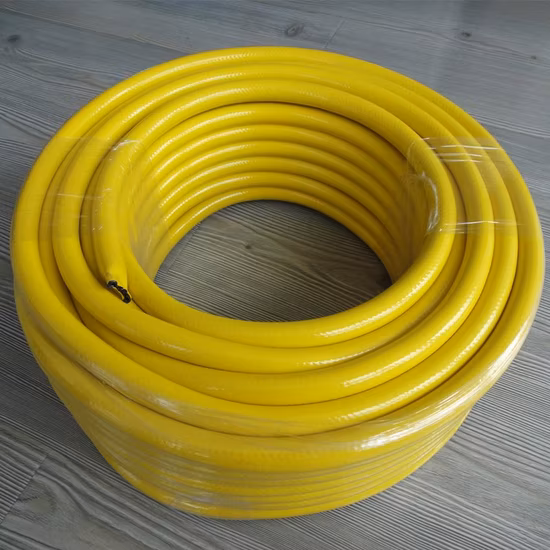 Tubo flessibile da giardino in PVC rinforzato con fibra intrecciata.  Tubo flessibile da giardino in PVC per piante