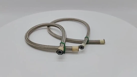 Tubo flessibile in PTFE liscio intrecciato D. 1/4'' SUS304 W. P 210 bar